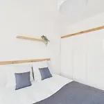 Apartment Skyline With Balcony & Ac By Solarento *
