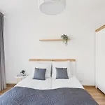 Apartment Skyline With Balcony & Ac By Solarento *
