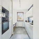 Skyline With Balcony & Ac By Solarento Apartment